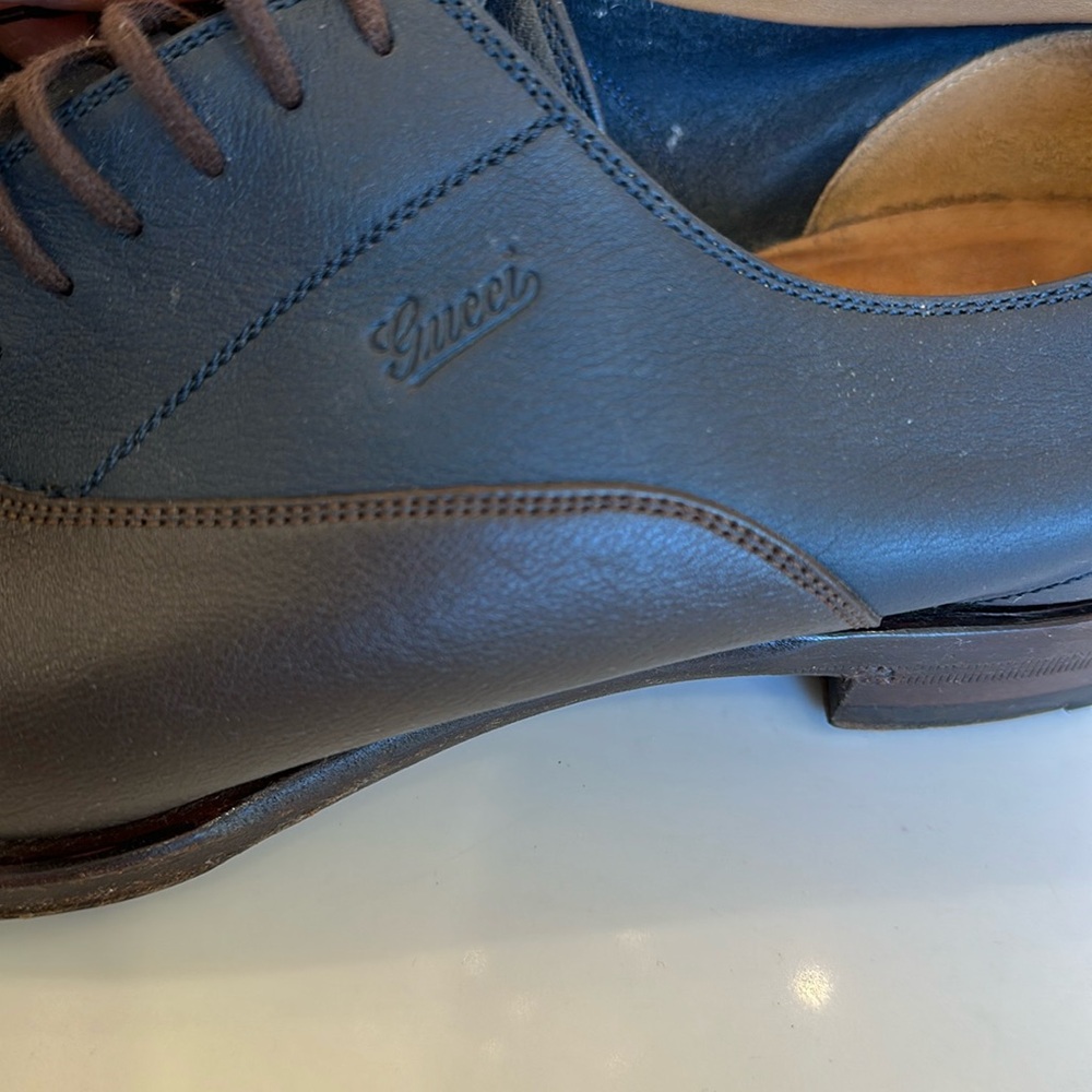 Gucci Men's Two-Tone Leather Oxford Shoes - Picture 4 of 6